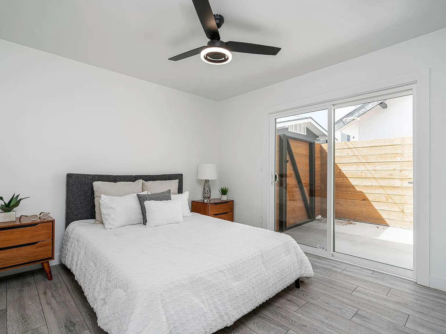 1 bed, 700 sqft, $3,000 — Photo 3