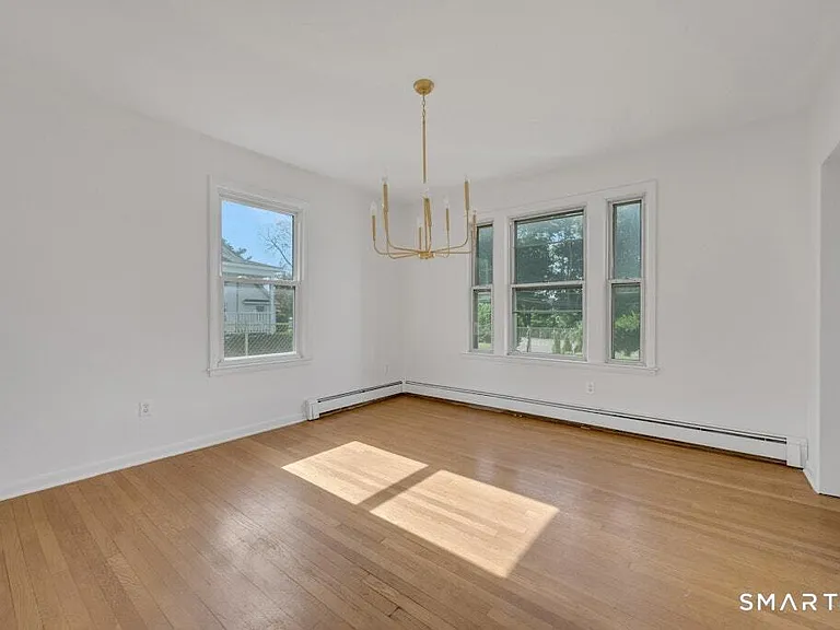 2743 Boston Post Rd — Photo 10