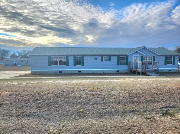 226 Hanging Moss Trl, Cottonwood, AL 36320