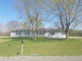 3266 Black Diamond Rd, Nashville, IL 62263