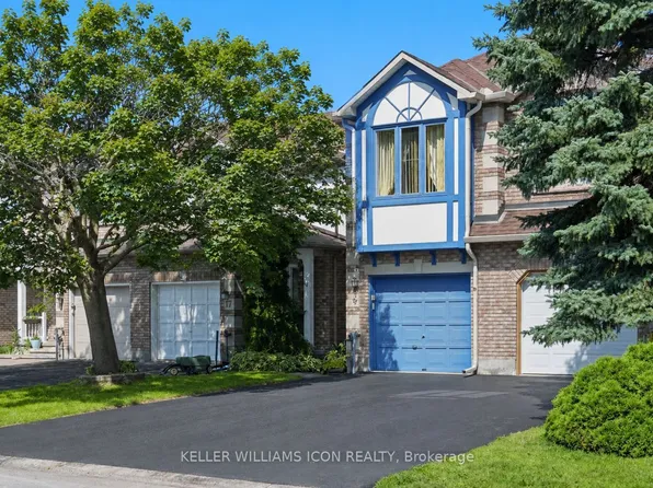 15 Locheland Cres, Ottawa, ON K2G 6H2