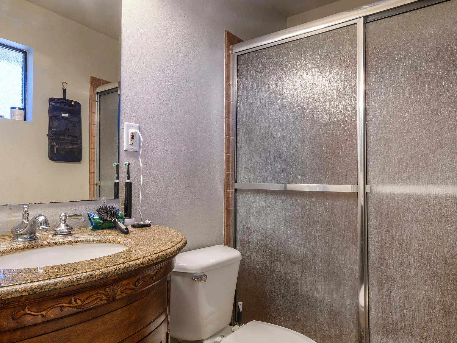 127 W Erie Dr — Photo 2