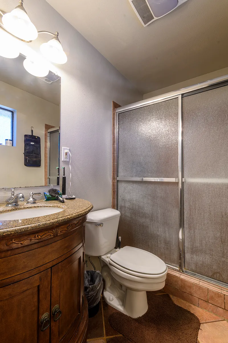 Building Photo - 127 W Erie Dr #1