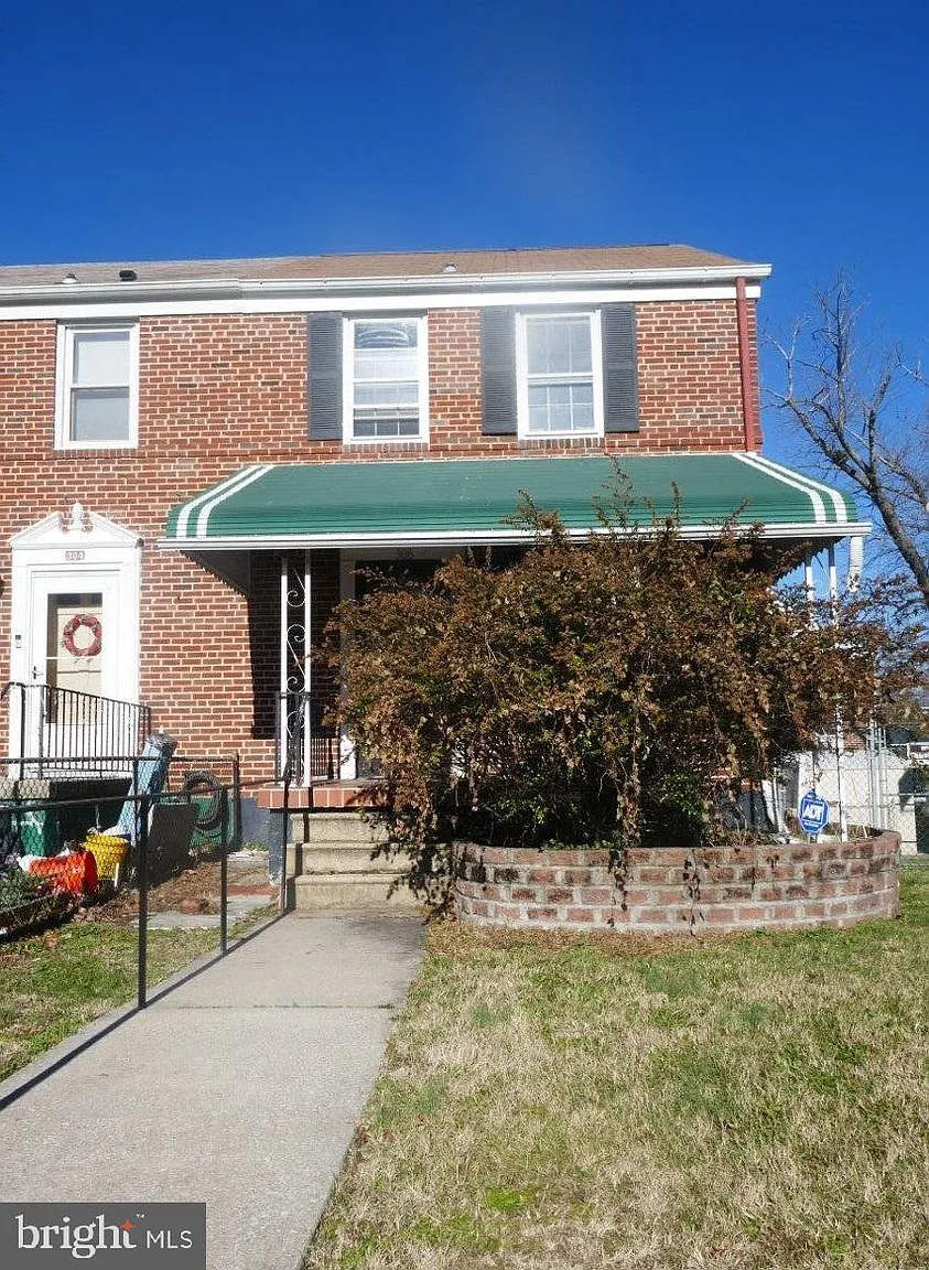 306 Charter Oak Ave photo 1