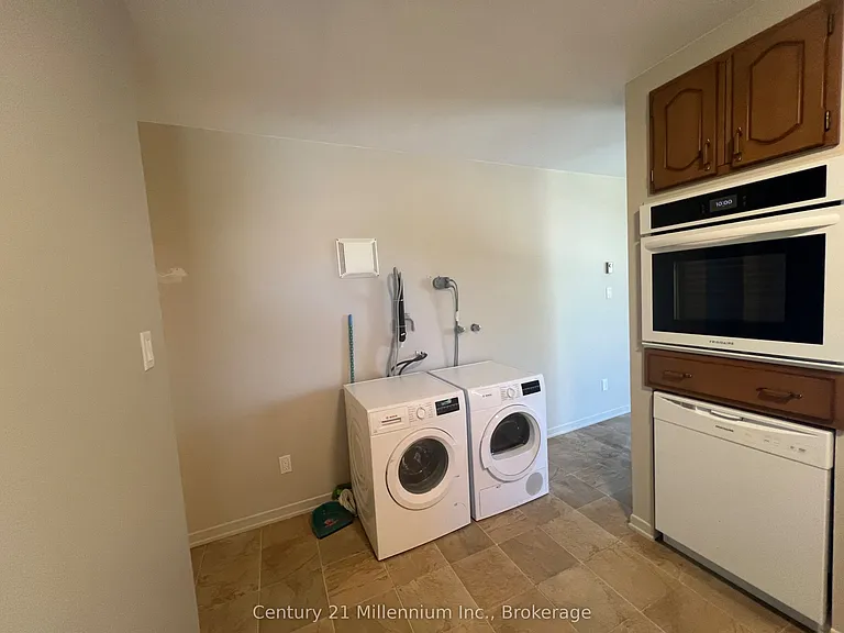 69 Denmark St #1 — Photo 7