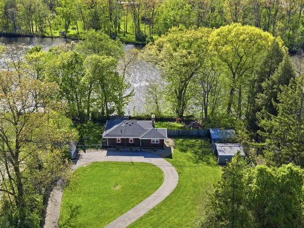 1828 Bond St, Niles, MI 49120