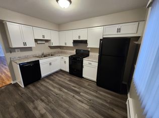 7813 Woodward Ave APT 2A, Woodridge, IL 60517