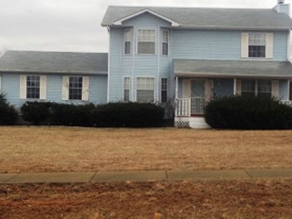2nd image of 3015 S Woodland Dr
