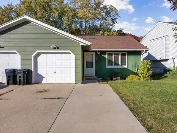 1951 S Ridge Dr, Coralville, IA 52241