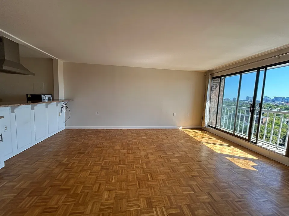 1105 Massachusetts Ave #12G