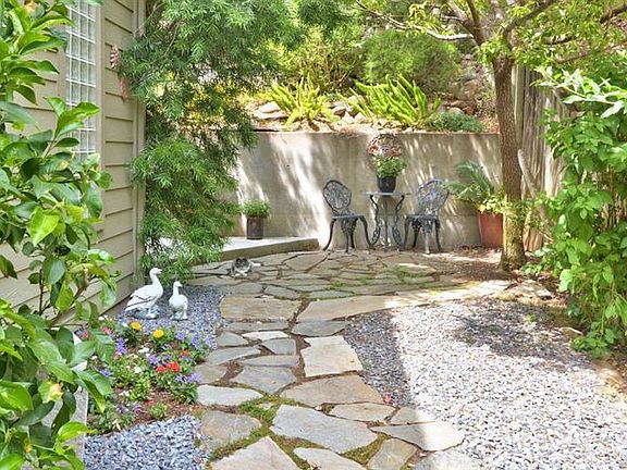 3rd image of 595 Fieldcrest Drive