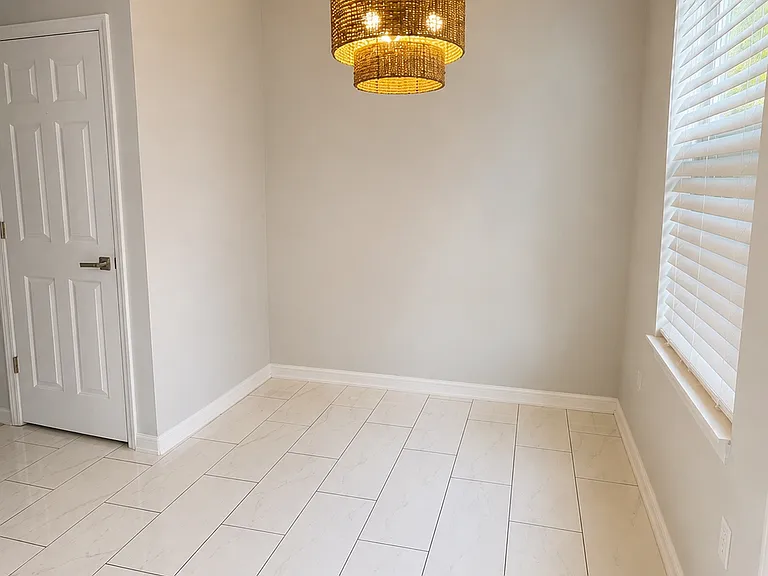 703 Charles Ct S — Photo 12