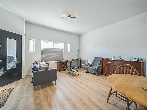 3rd image of 2958 Richmond St #1F