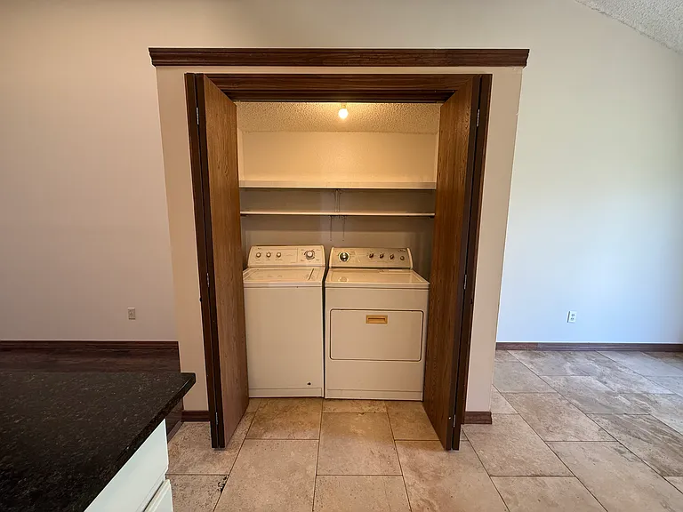 222 E Edgewood St — Photo 7