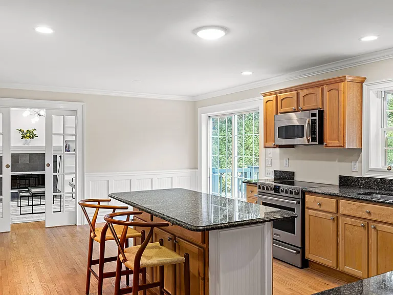 26 Squires Ave — Photo 9