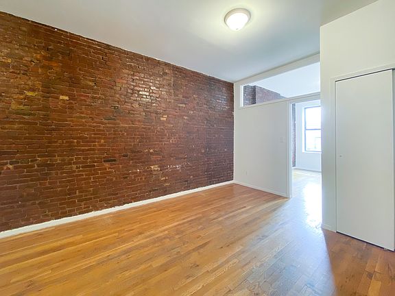 5th image of 215 E 5th St APT 10