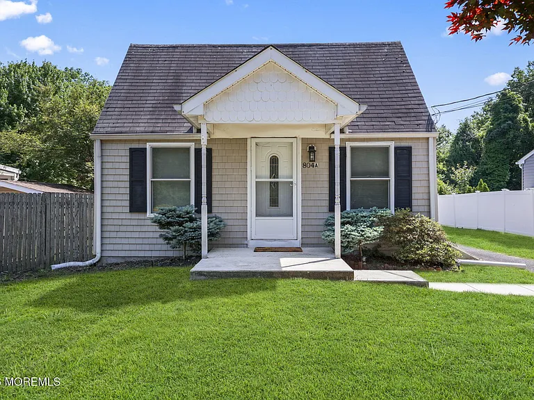 804 Nutswamp Rd #RED — Photo 1