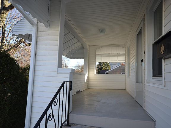 4th image of 50 Akers Ave