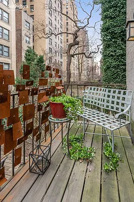 Sold by Sotheby's International Realty | media 18