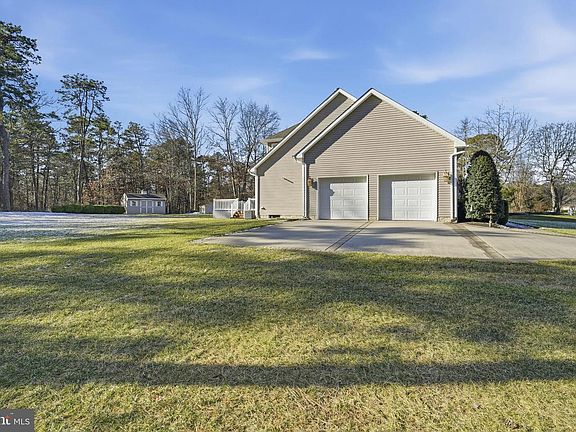 4th image of 27 Rodeo Dr