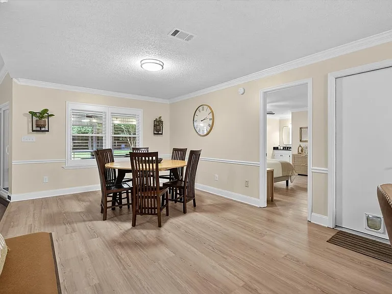 3520 Clifden Dr — Photo 45