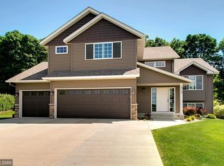 2732 Oak Lawn Dr, Northfield, MN 55057