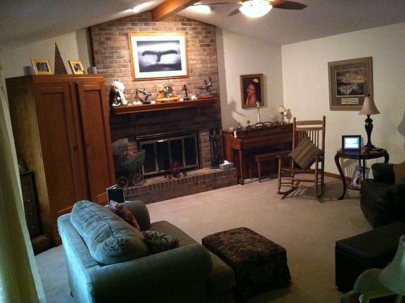 4th image of 8999 Framewood Dr