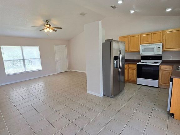 3rd image of 3920 Skipper Rd