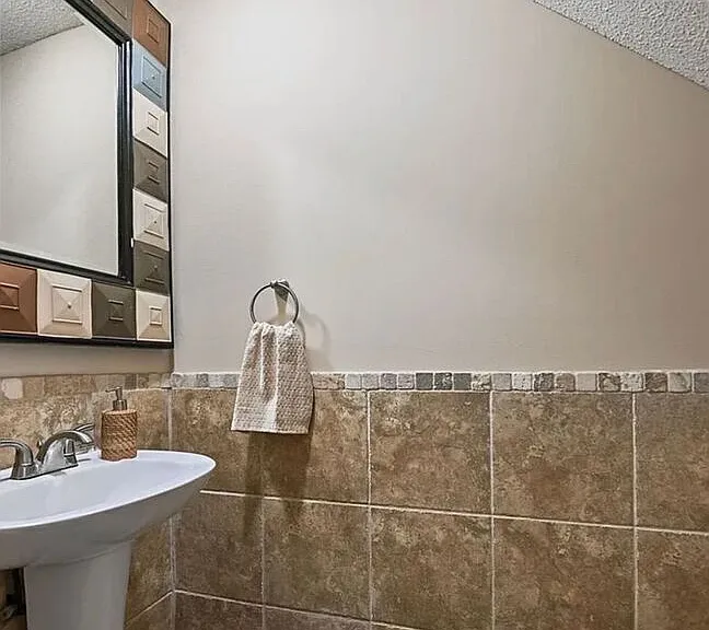 1630 Limestone Ct — Photo 16