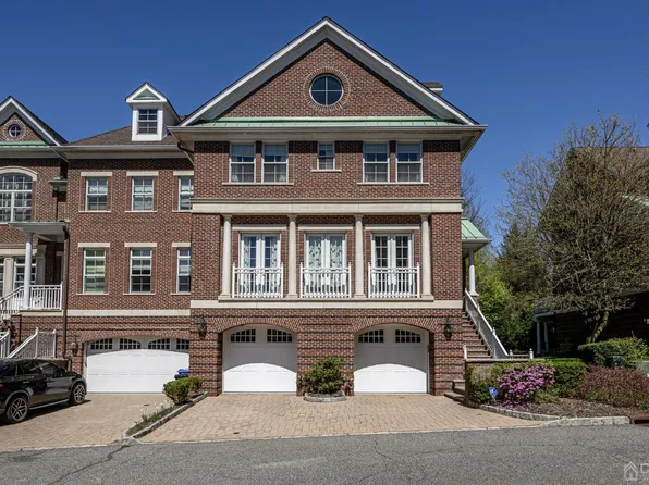 310 Heights Ln, Tenafly, NJ 07670