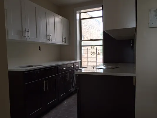 Rented by Zuz Realty | media 12