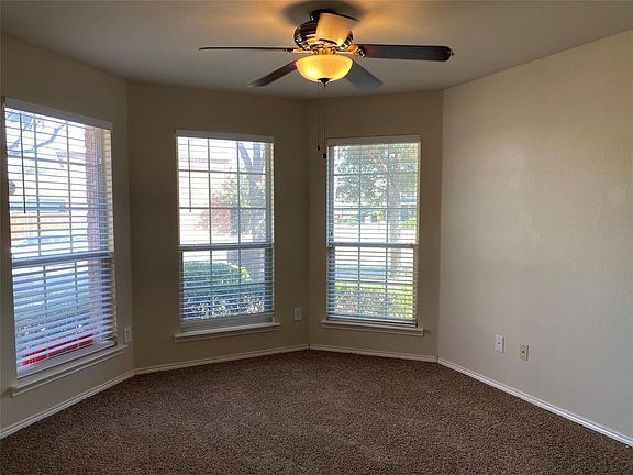 3rd image of 416 Dogwood Dr