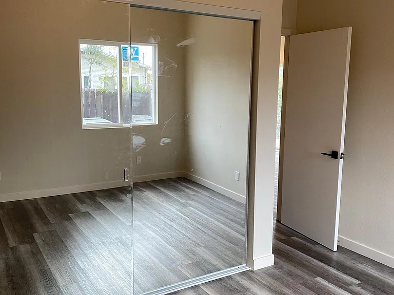 324 E Colorado Blvd #1 — Photo 7