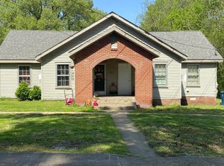 422 N McCombs St, Martin, TN 38237