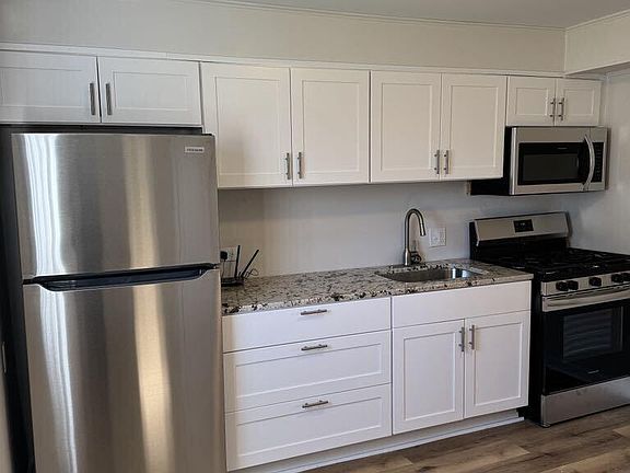 2nd image of 32314 Kalamazoo Ct