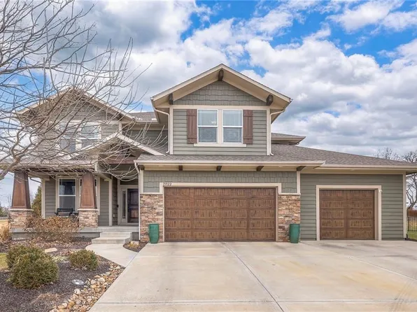 15922 W 163rd Ter, Olathe, KS 66062