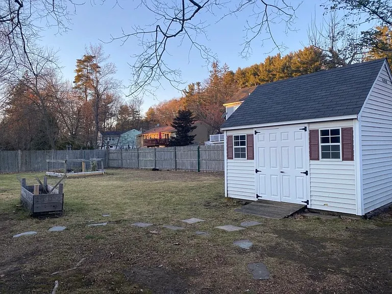10 Hemlock Dr — Photo 6