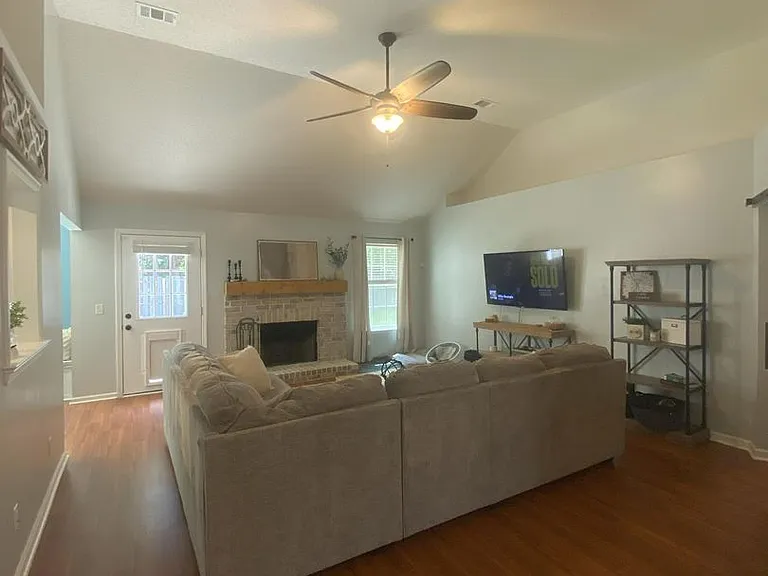 127 Chinese Fir Ct — Photo 4