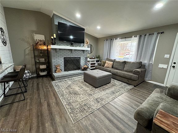 3rd image of 6197 Bryson Dr