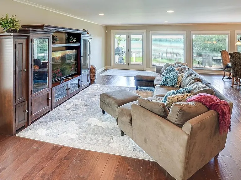 16926 Grays Bay Blvd — Photo 9
