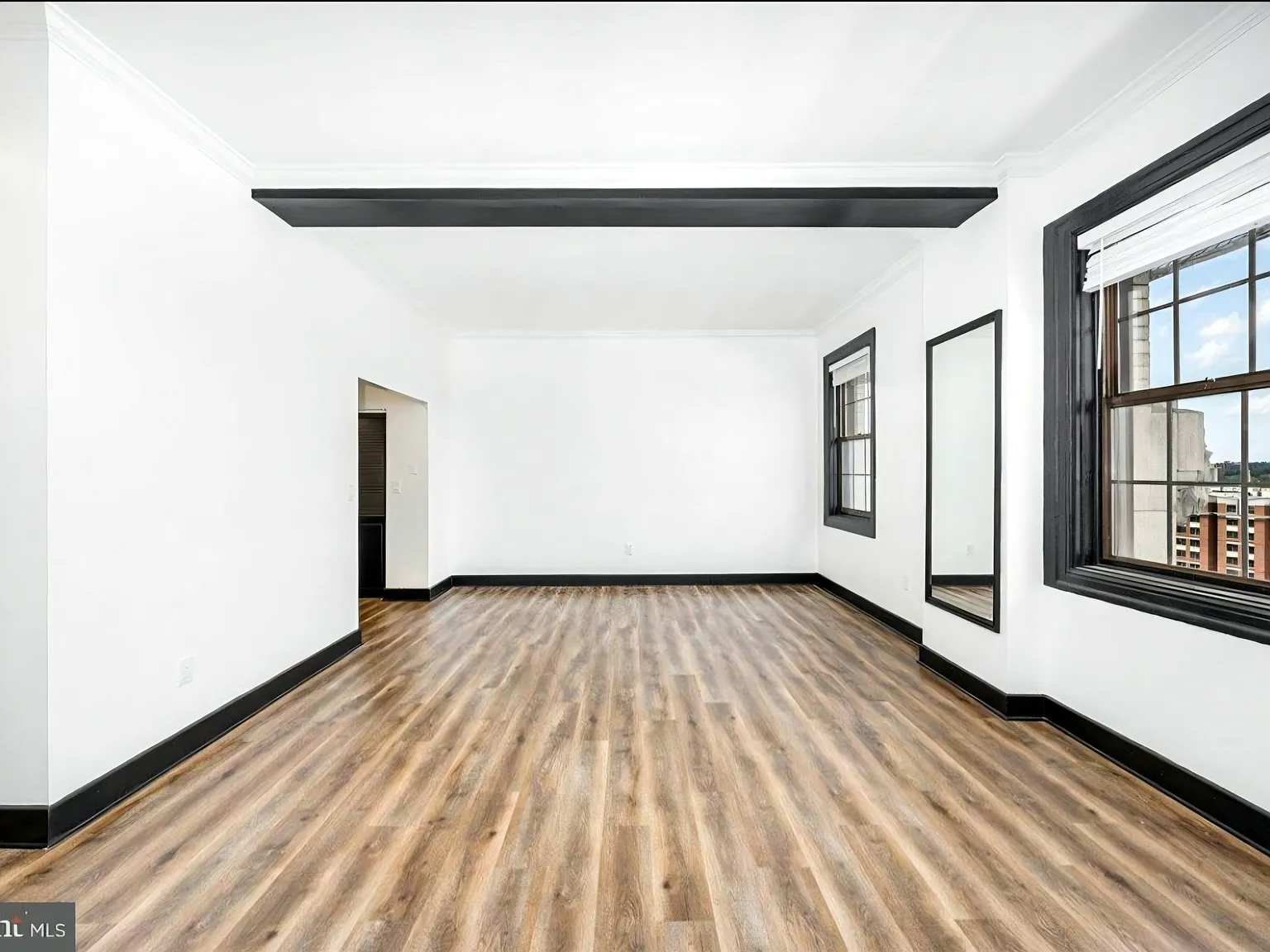 1 E Chase St — Photo 3