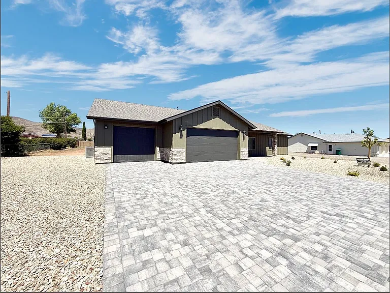 3676 N Valley View Dr — Photo 3