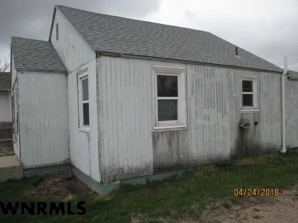 805 Avenue A, Minatare, NE 69356