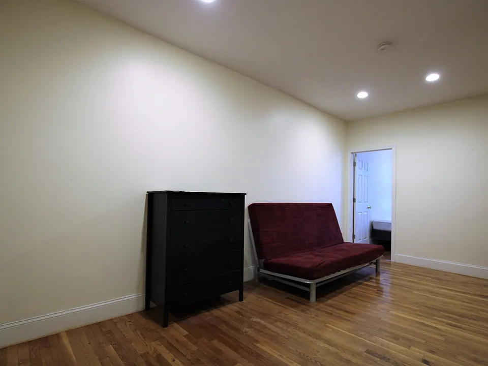 1868 Commonwealth Ave #7
