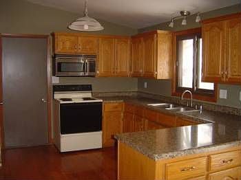 5th image of 1641 Oakview Dr
