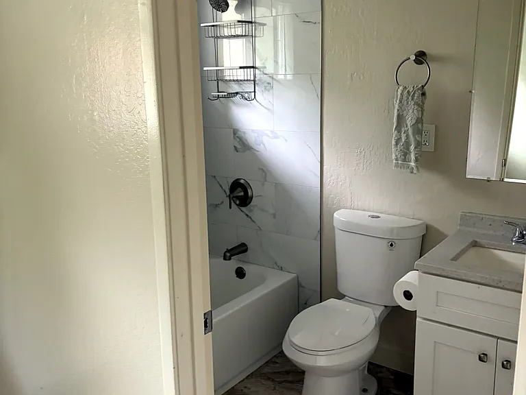 318 Chestnut St #5 — Photo 34