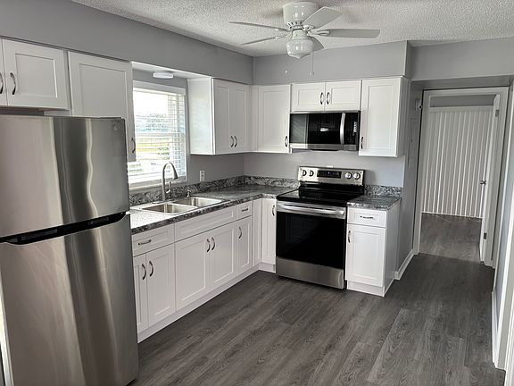 2nd image of 221 Waverly Way APT 8