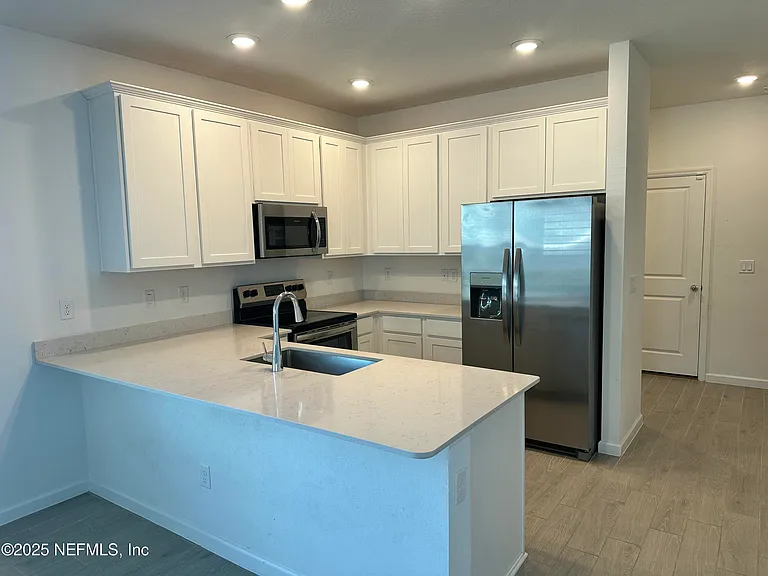 413 Rosemont Dr — Photo 4