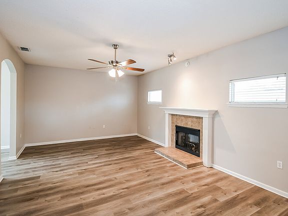 4th image of 1611 Northglen Cir