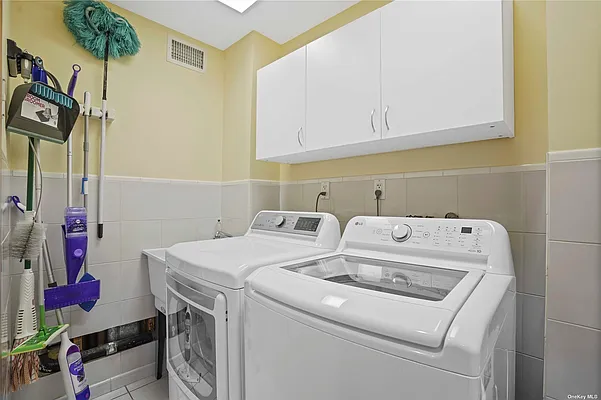 Sold by Century 21 Amiable Realty Group II Inc | media 69